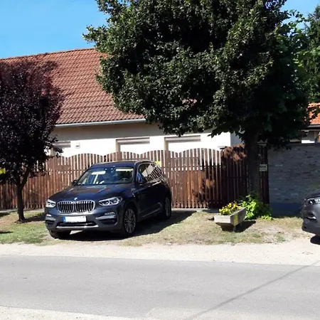 Lexi Guesthouse with EVcharger Balatonboglár *