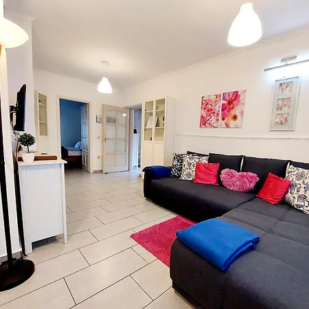 Lexi Guesthouse with EVcharger Balatonboglár Apartamento *