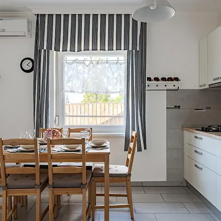 Lexi Apartman *